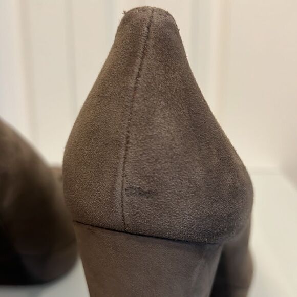 Stuart Weitzman Taupe Suede Platform Block Heel Slip On Shoes Size 9.5 - Picture 13 of 13